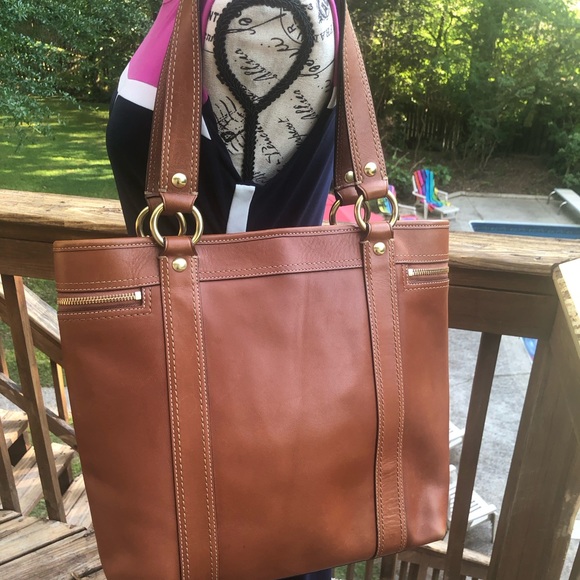 Coach GiGi #F12888 Vintage Coach Shoulder bag in Excellent Condition - Picture 16 of 16